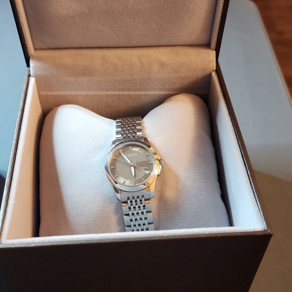 Gucci G-Timeless watch